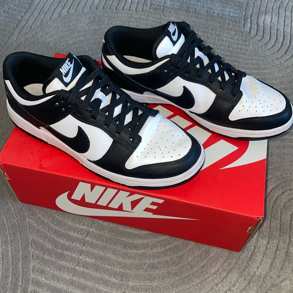 Nike Panda Dunks